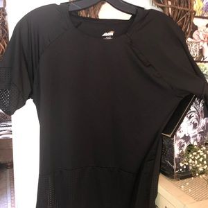 Avia Black Tee